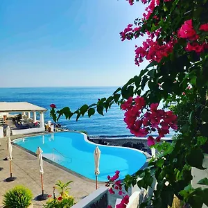 https://villaggio-stromboli.sicilyhotelsitaly.net